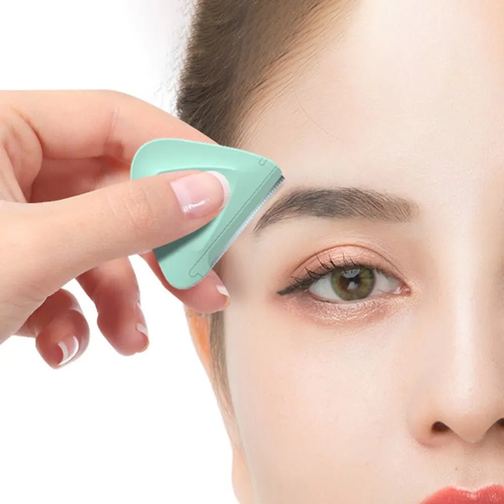 Dermaplaning | Dereye™ | Trois mini rasoirs doux et transportables - belleMbeauté