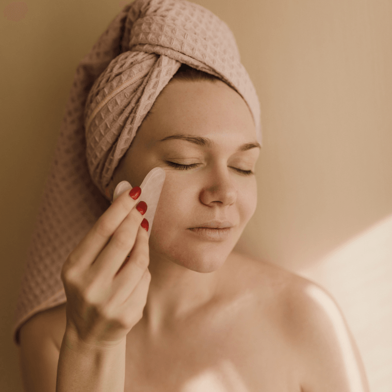 gua sha | LovelyGuasha™ pierre de massage en quart rose en forme de coeur - belleMbeauté