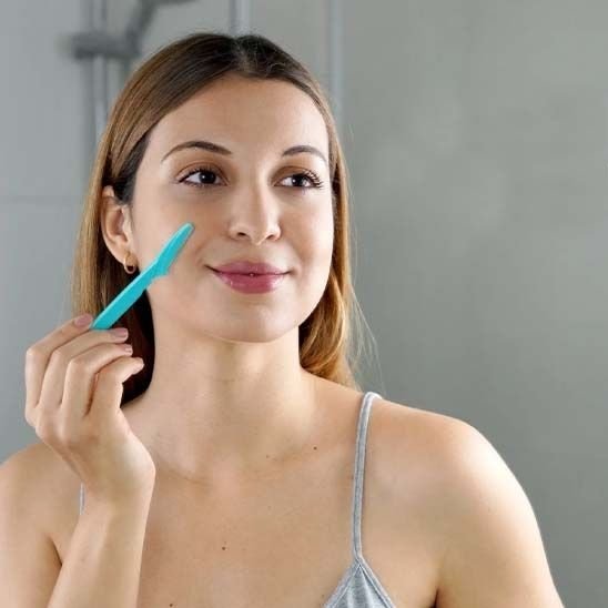 Dermaplaning | Rasetou™ | Lot de 9 rasoirs à sourcils multicolores , moustache et visage - belleMbeauté