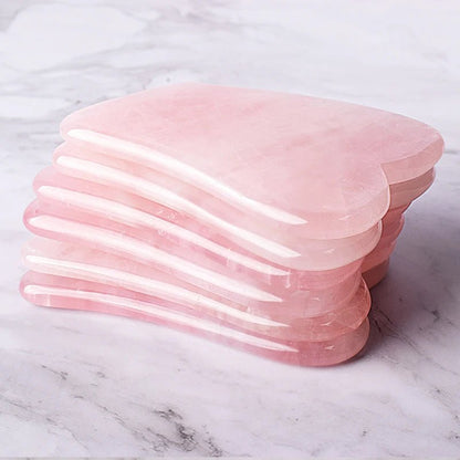 Gua sha | Gasharequin™ | Outil de massage facial dentelé en quart rose - belleMbeauté