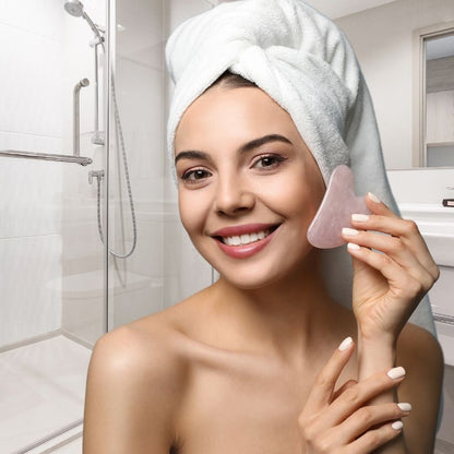 Gua sha | Gasharequin™ | Outil de massage facial dentelé en quart rose - belleMbeauté