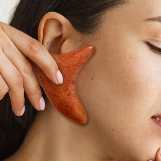 Gua Sha Visage Bois Femme 45+ – Massage Anti - Âge Naturel & Raffermissant - belleMbeauté