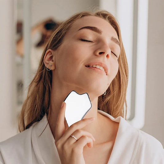 gua-sha-visage-dentelé