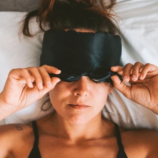 Masque de nuit en soie | Masoie | Masque en soie de murier 100% naturelle fermeture scratch, doux rembourrer ,antirides - belleMbeauté