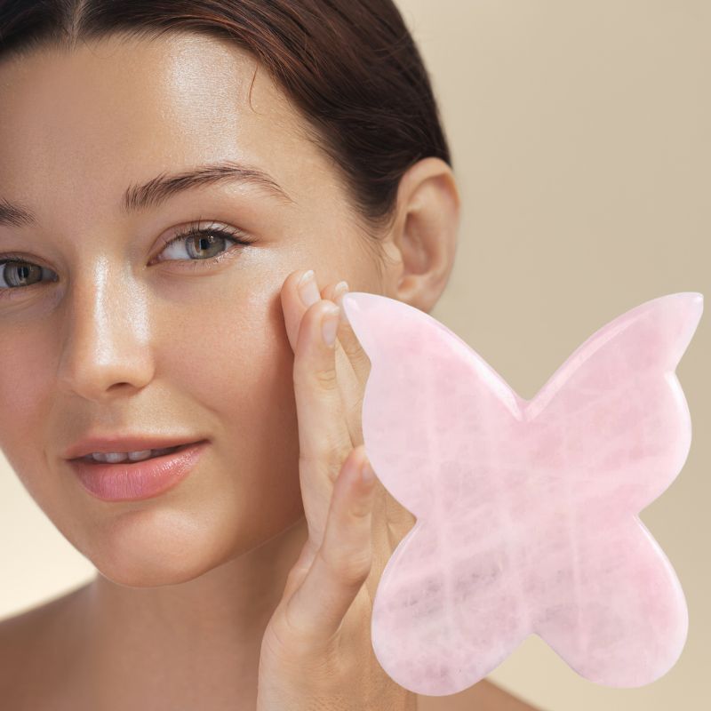 Pierre gua sha | Butterfly | outil de massage facial anti ride en quart rose en forme de papillon - belleMbeauté