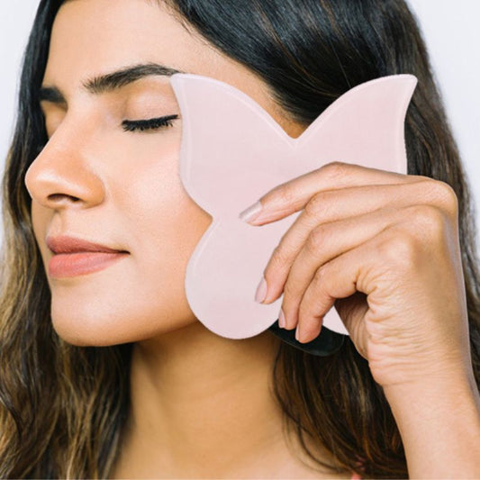 Pierre gua sha | Butterfly | outil de massage facial anti ride en quart rose en forme de papillon - belleMbeauté