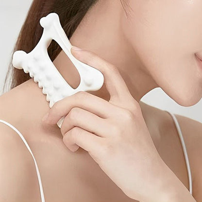 Pierre gua sha | NewGuasha | Outil de massage dentelé en céramique , ergonomique et antiride - belleMbeauté