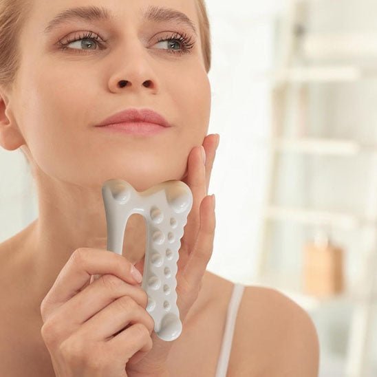 Pierre gua sha | NewGuasha | Outil de massage dentelé en céramique , ergonomique et antiride - belleMbeauté